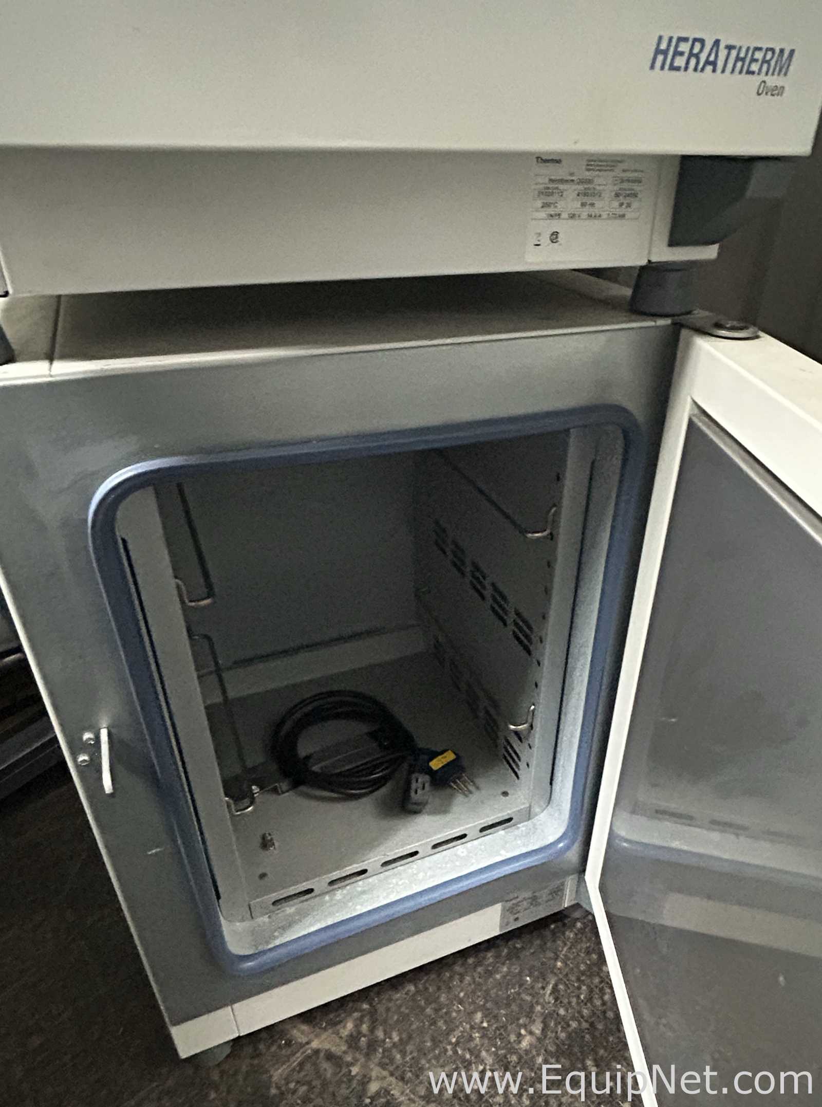 Forno de Aquecimento e Secagem por Convecção Gravitacional Thermo Scientific OG S60