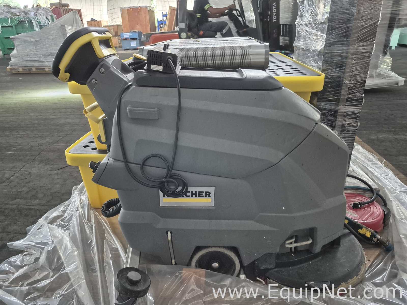 Lot of Vaccum Machines, Tool Cabinets, Portable Ventilator, Scrapper Machine - Pallet No 107