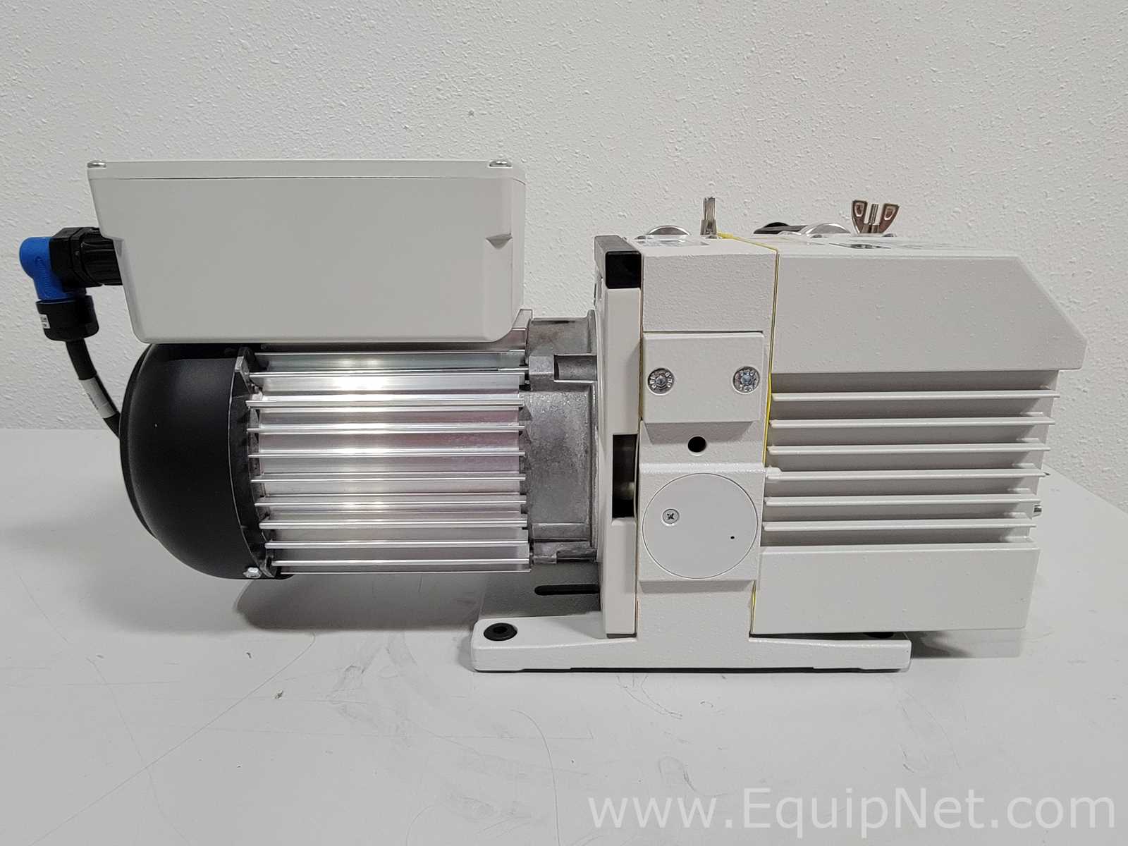 Bomba de Laboratorio Leybold D4B