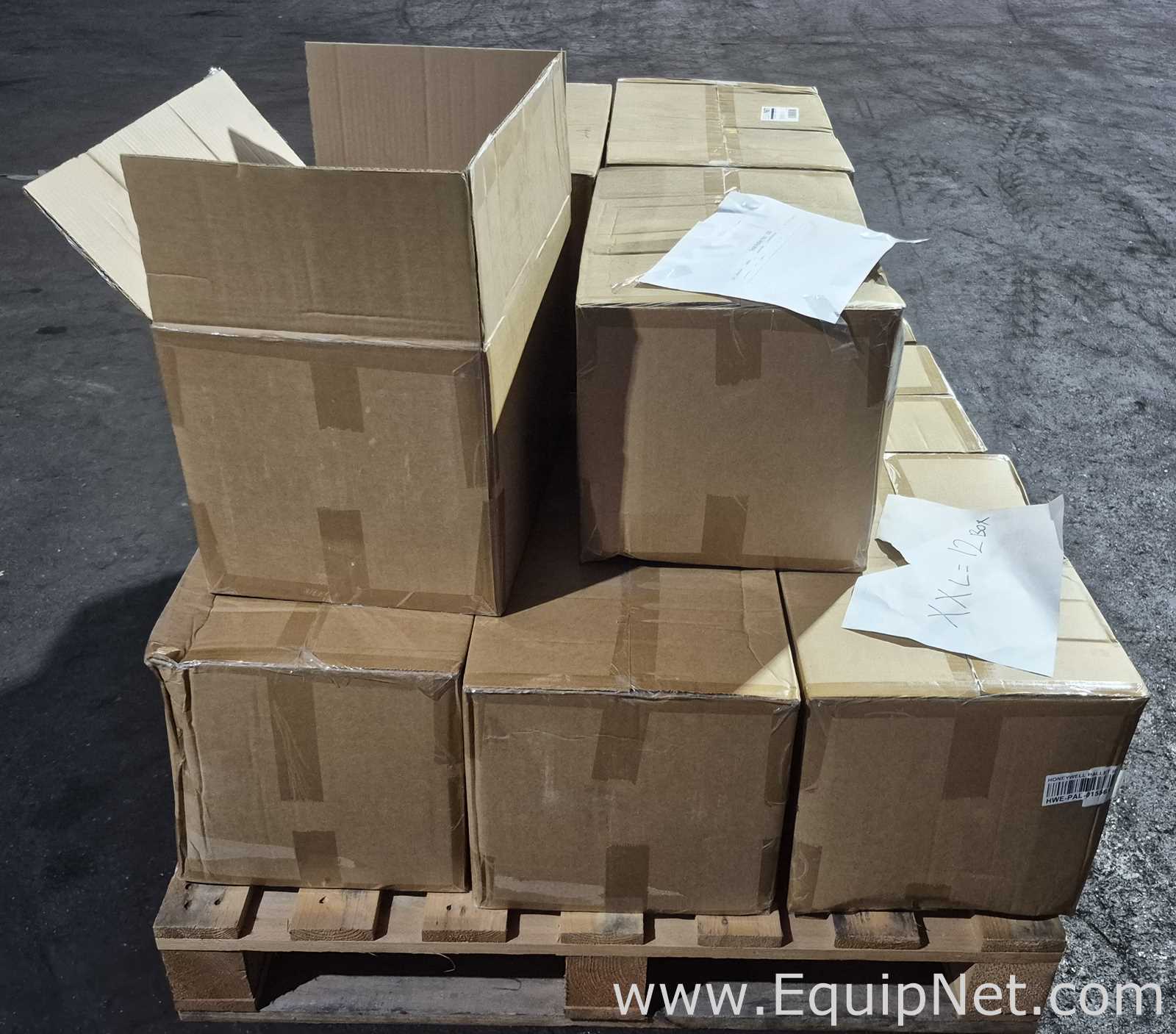Lot of Tyvek Suit - Size XXL - Pallet No 106