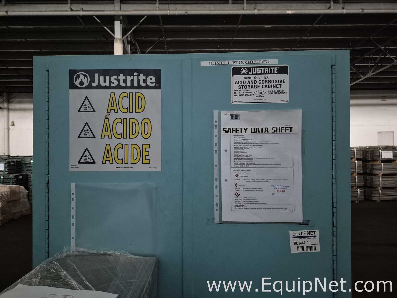 Lot of Storage Cabinets with Tools and Fittings - Pallet No 109