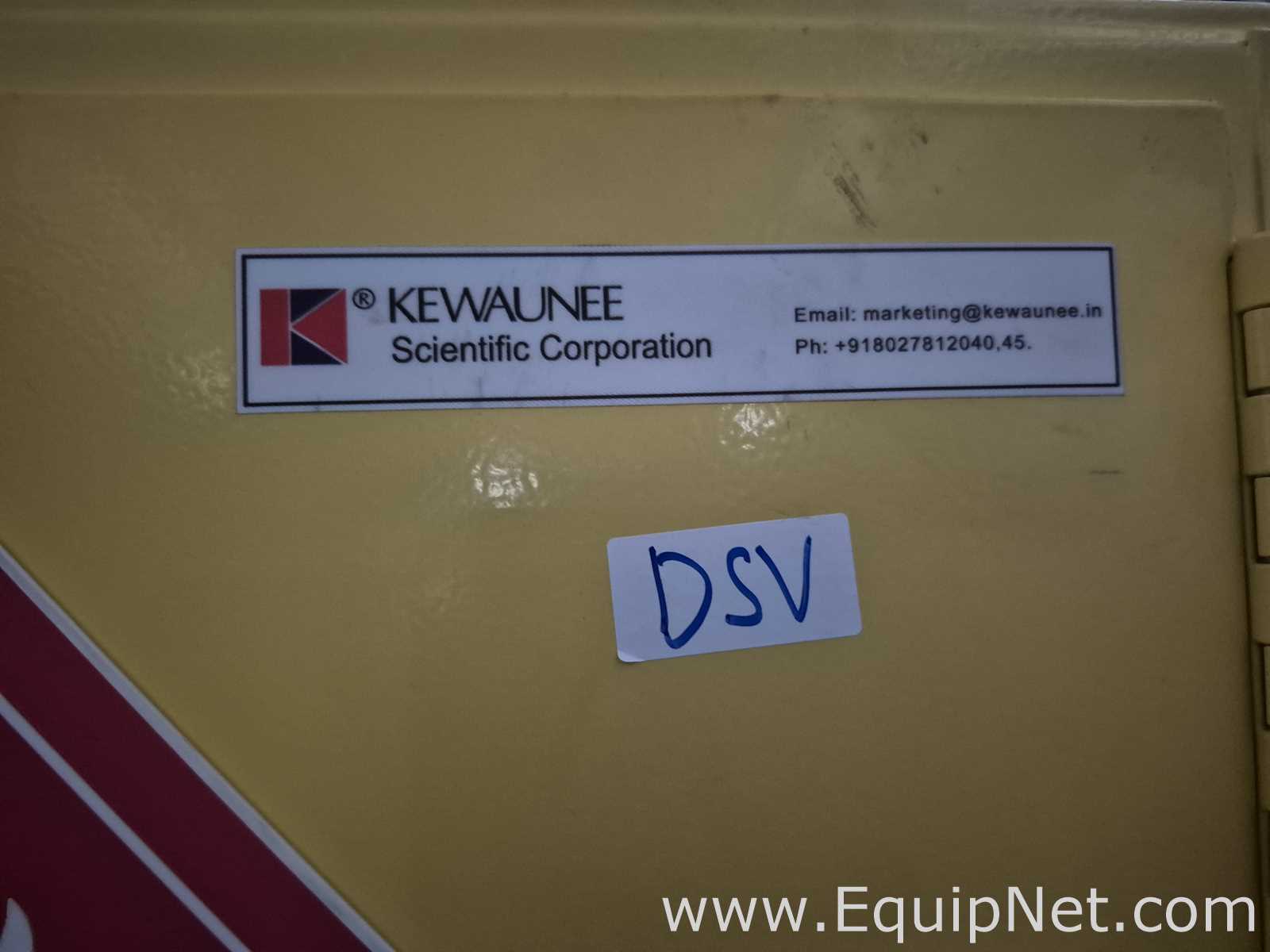 lote de   Armários de Armazenamento para Inflamáveis Kewaunee Requisitos de Ar  