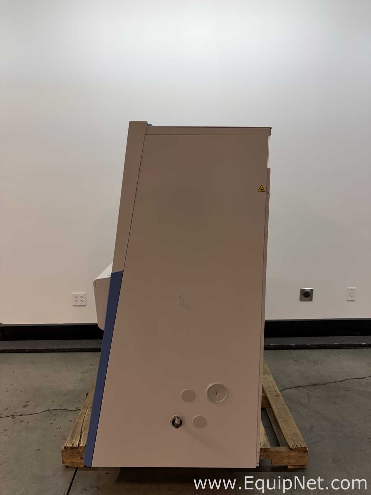 Thermo Fisher Scientific 1375 1300 Series A2 4Ft Biological Safety Cabinet with Stand