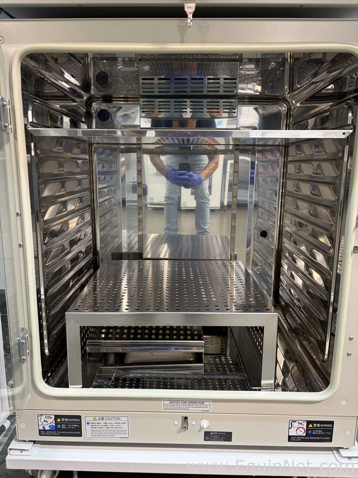 PHCBI MCO-230AICUVLG-PA Cell-IQ Double Stacked CO2 Incubator With 2 H2O2 Generators