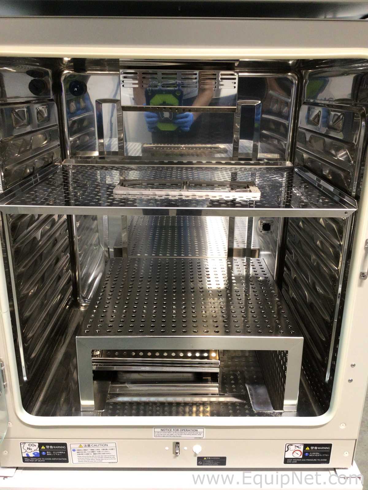 PHCBI MCO-230AICUVLG-PA Cell-IQ Double Stacked CO2 Incubator With 2 H2O2 Generators