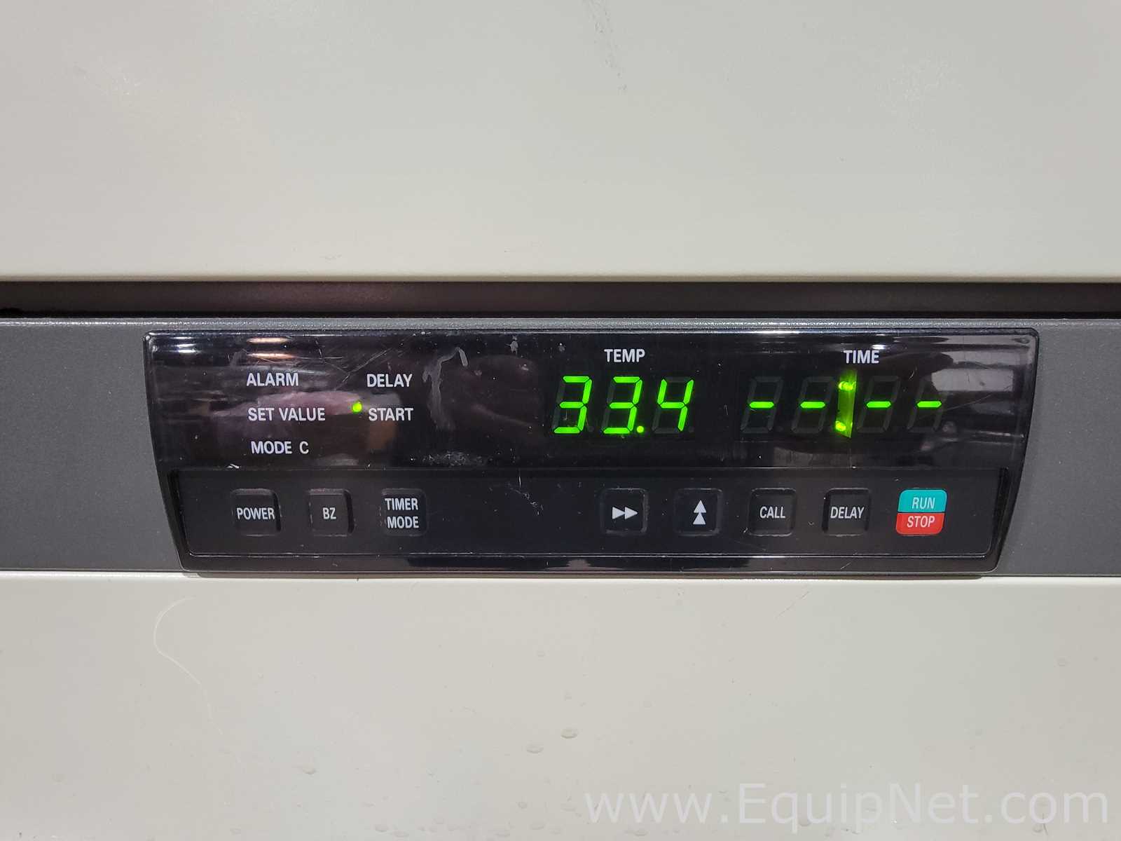 Sanyo MIR-262 Incubator