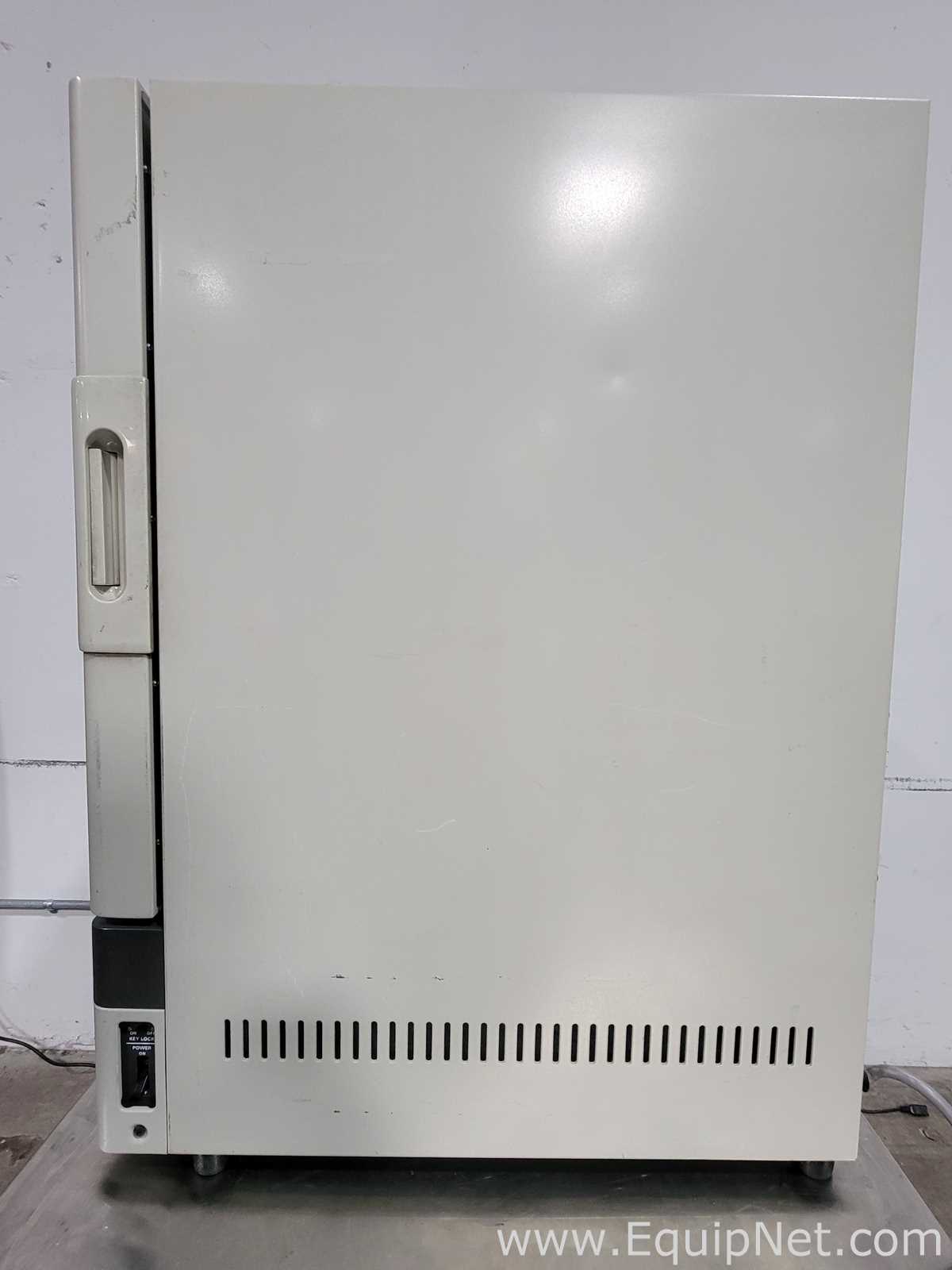 Sanyo MIR-262 Incubator