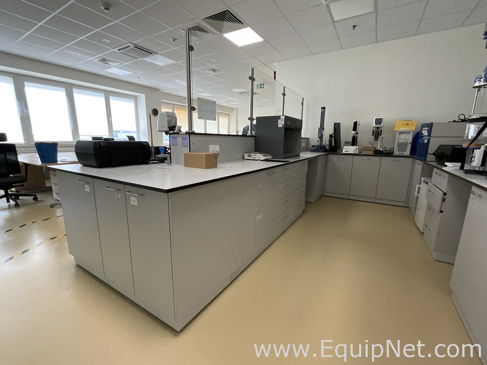 DCD Lab Laboratory Furniture