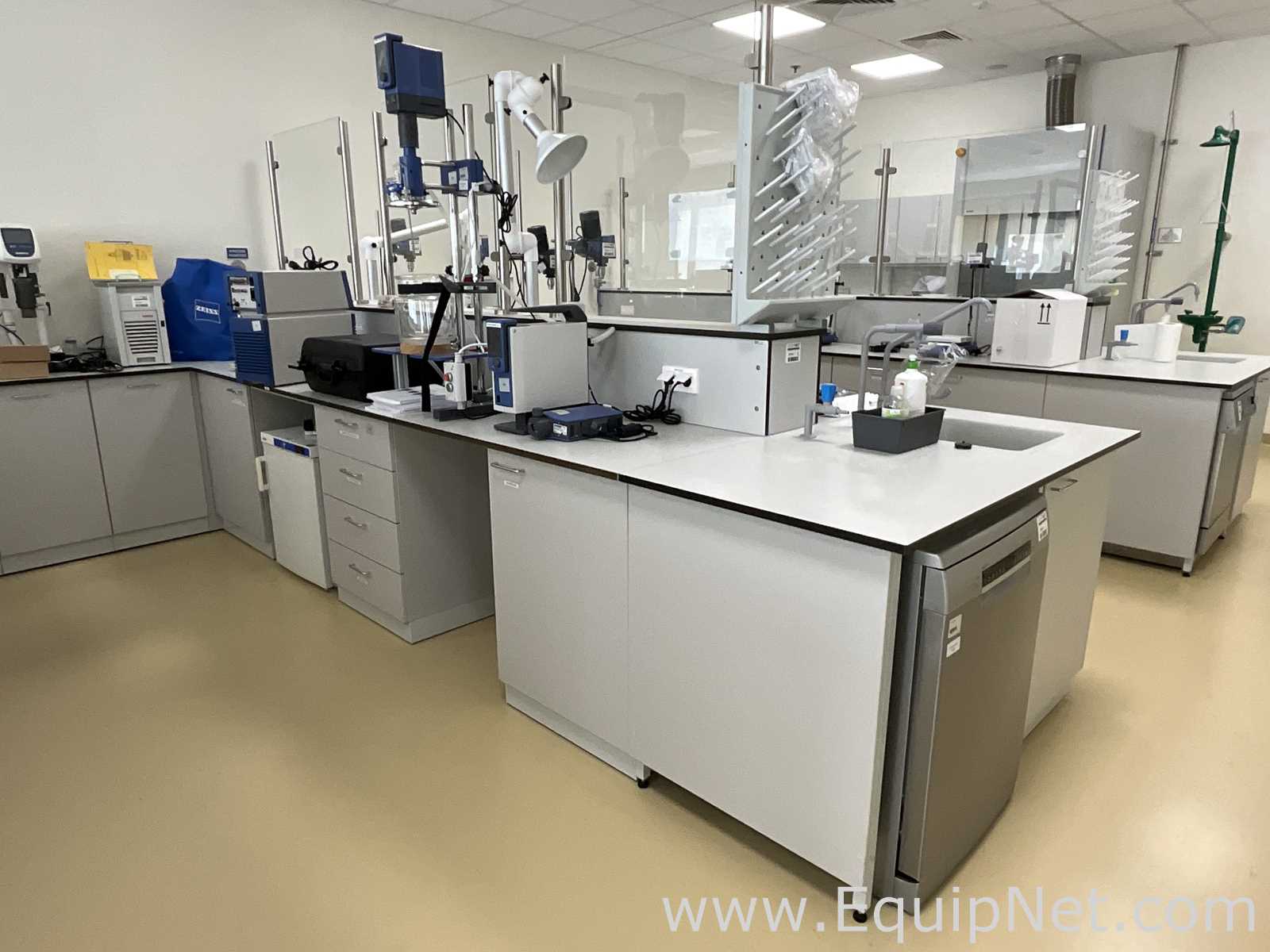 DCD Lab Laboratory Furniture