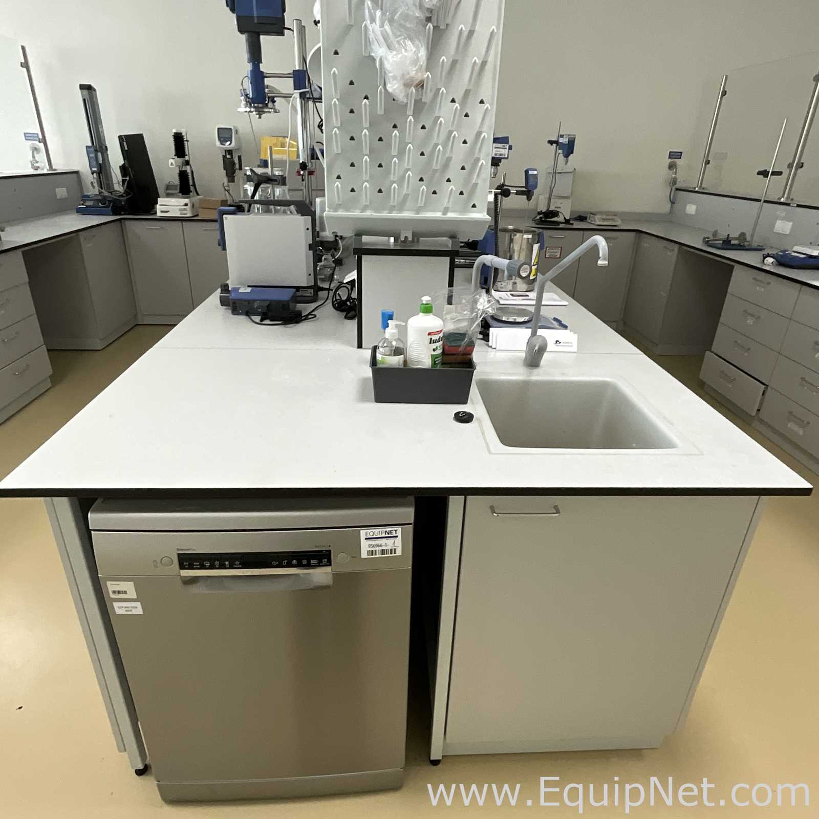 DCD Lab Laboratory Furniture