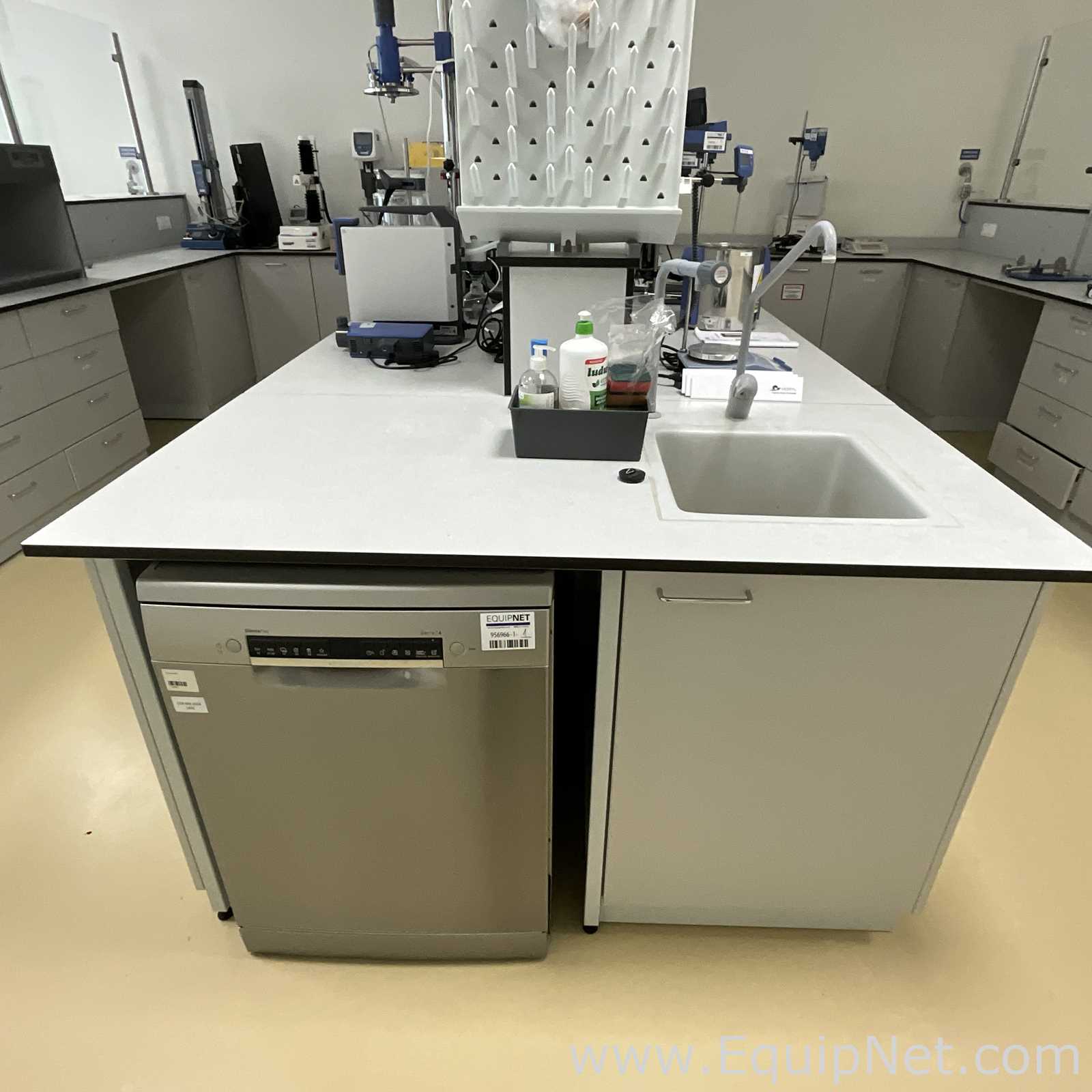 DCD Lab Laboratory Furniture