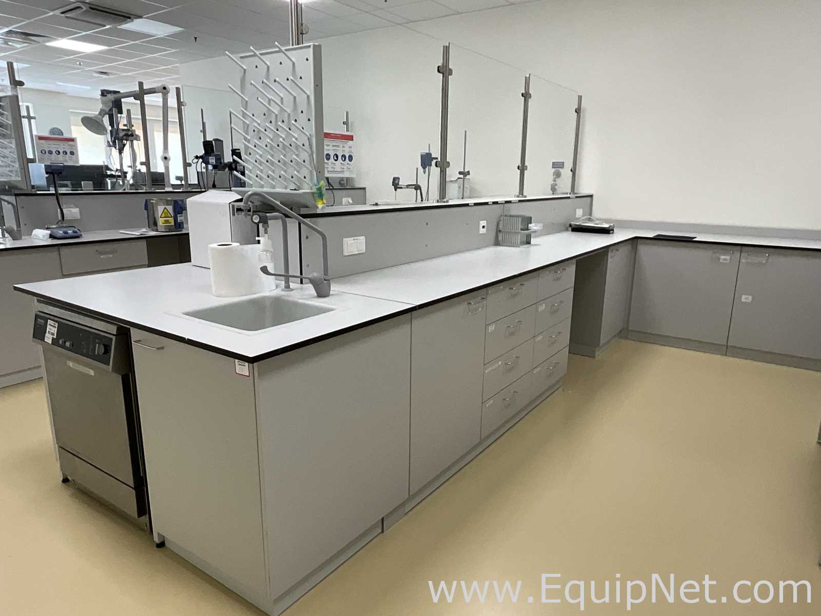 DCD Lab Laboratory Furniture