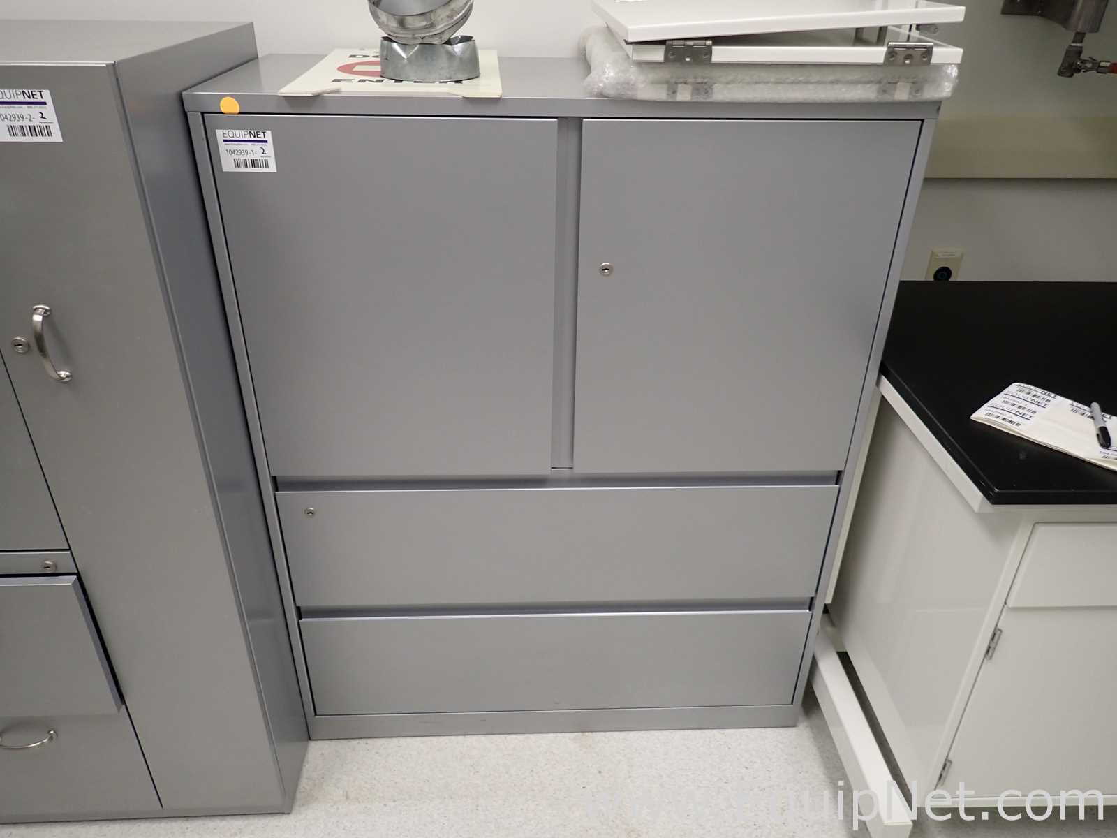 Los aus 9 Lagerschrank  
