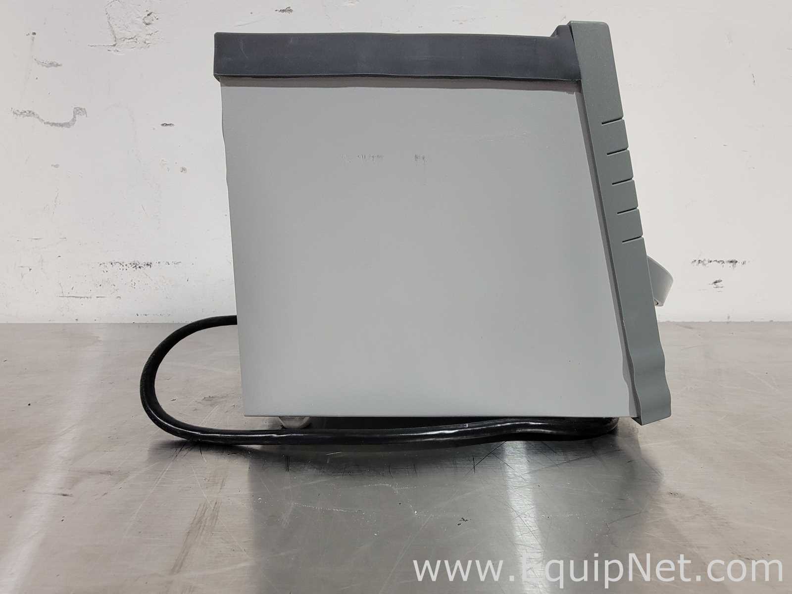 Fonte de Energia  Invitrogen Power Ease 500
