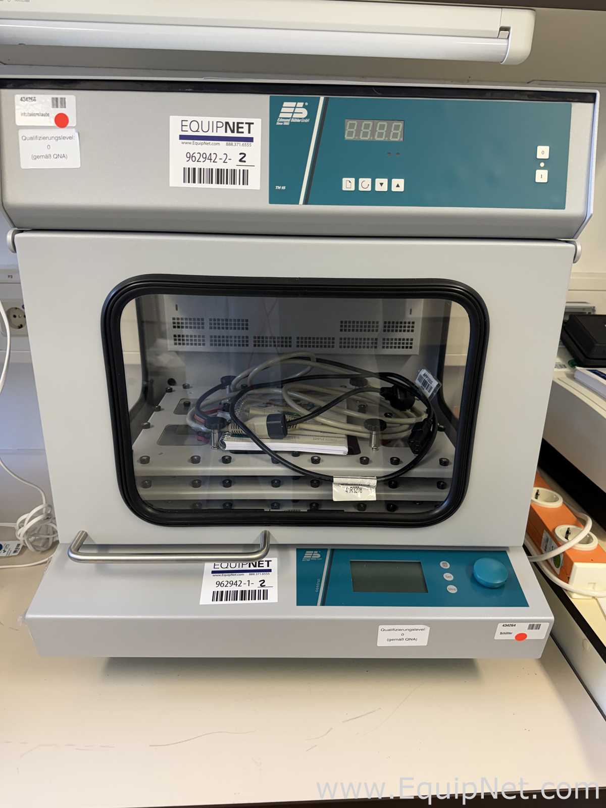 Edmund Buhler TiMix 5 Control Microplate Shaker with TH15 Incubator Hood