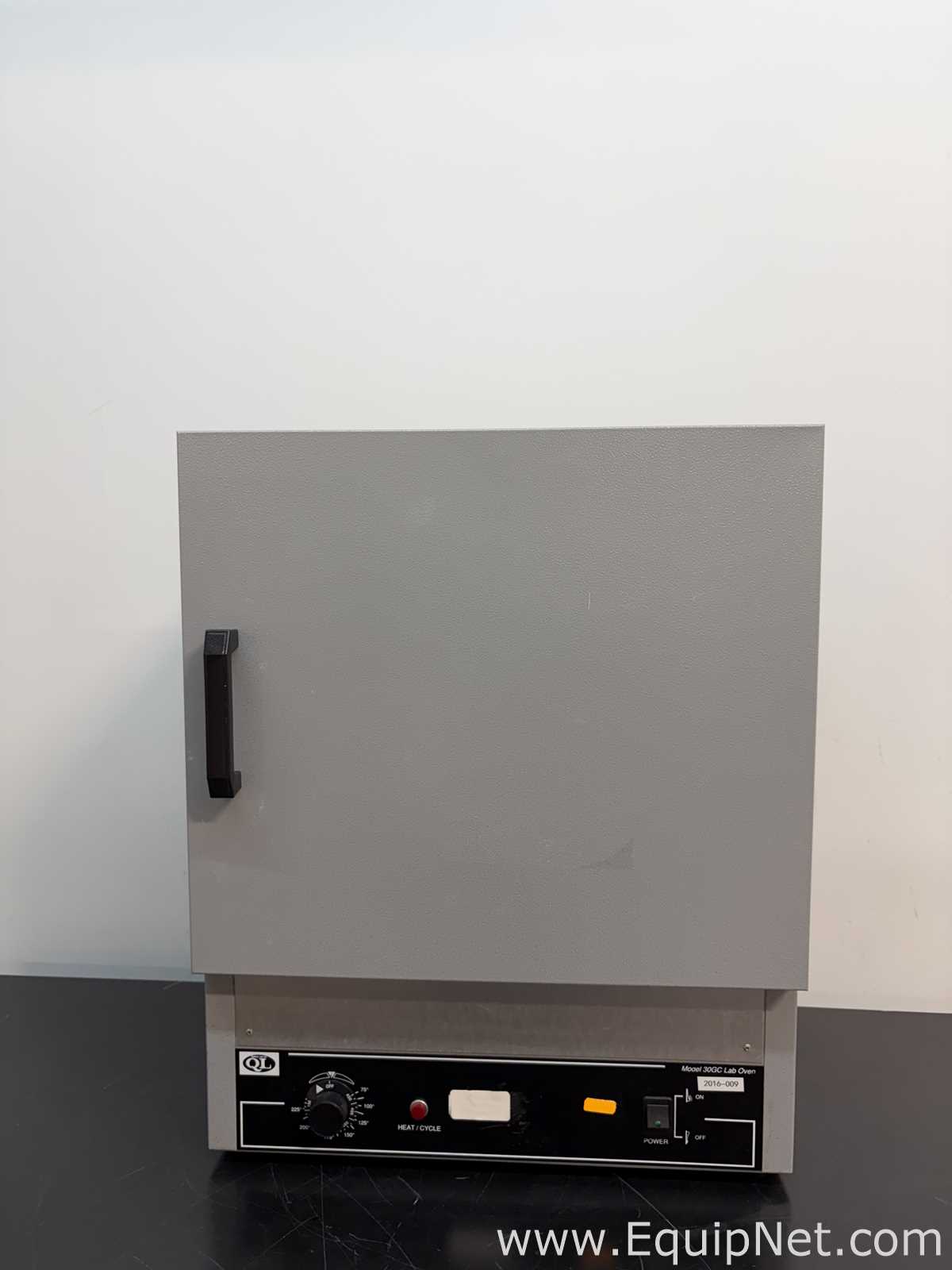 Quincy Lab 30GC 2.0 Cubic Foot Analog Gravity Convection Laboratory Oven