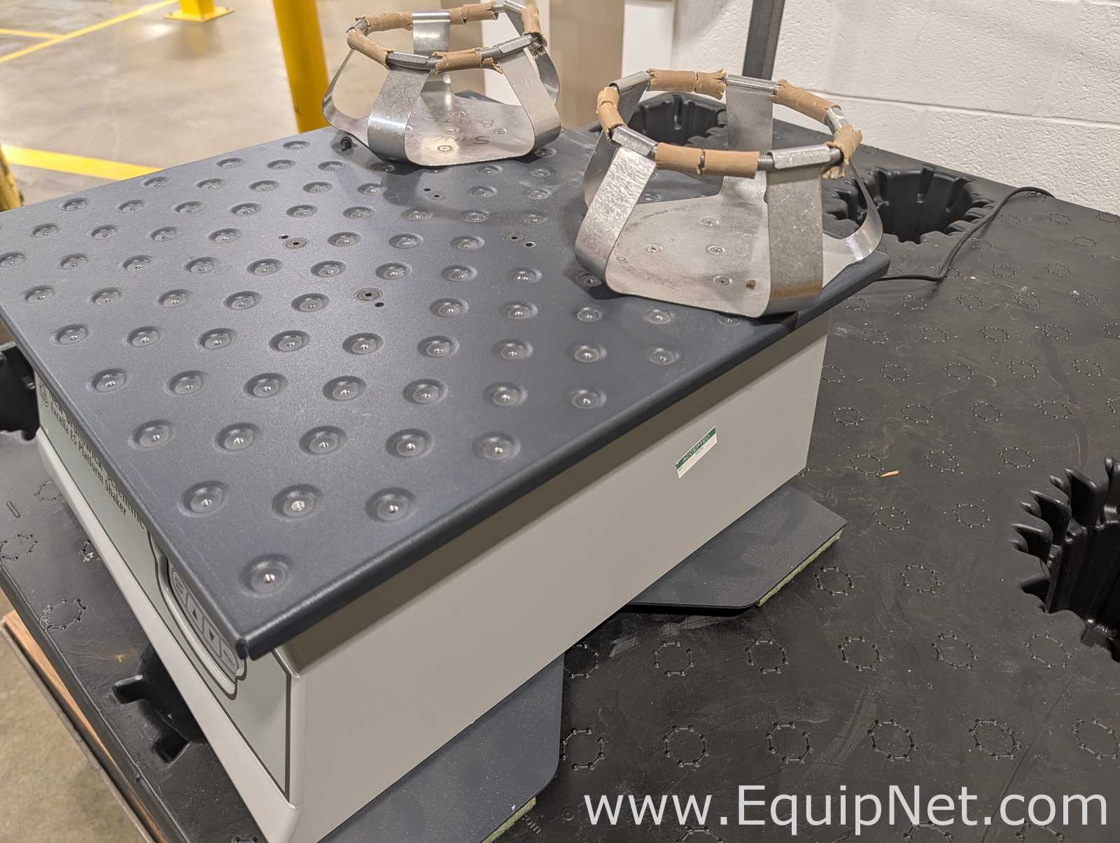 New Brunswick Scientific Excella E5 Platform Shaker
