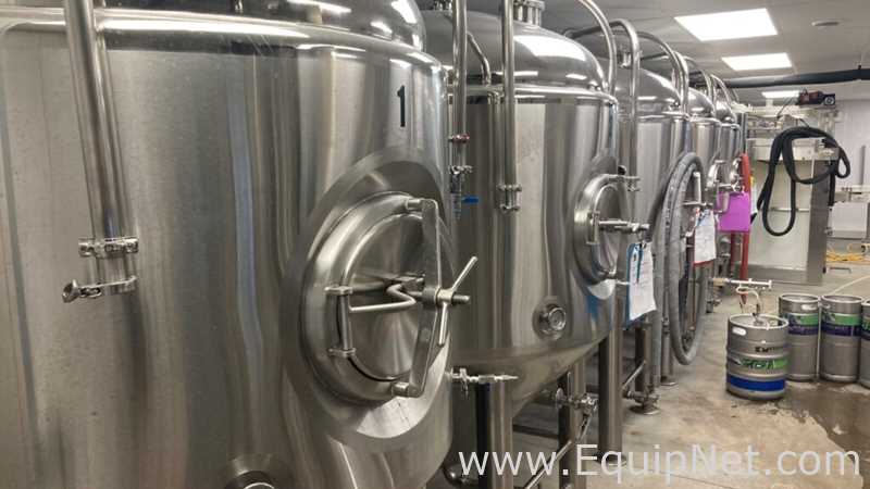 lote de  6 Equipamento de fabricação de cerveja e destilação  15 BBL