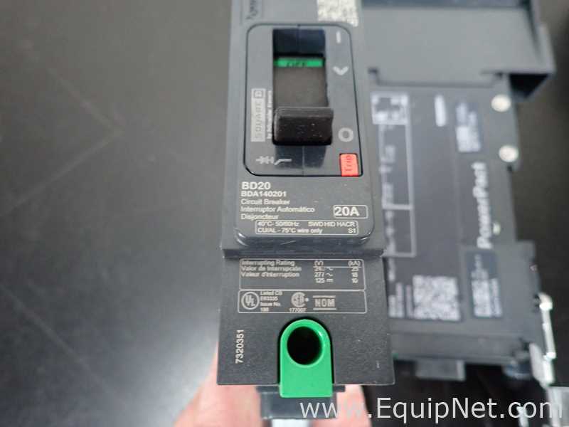 Lot of 8 Schneider Electric PowerPact BD20 Circuit Breakers