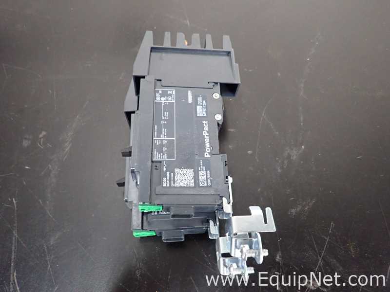 Lot of 8 Schneider Electric PowerPact BD20 Circuit Breakers