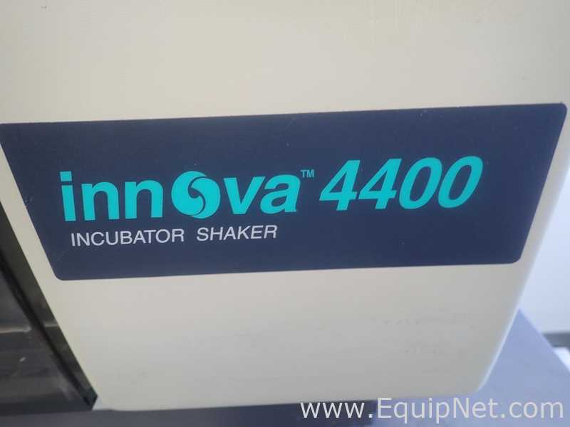 New Brunswick Innova 4400 Incubator Shaker