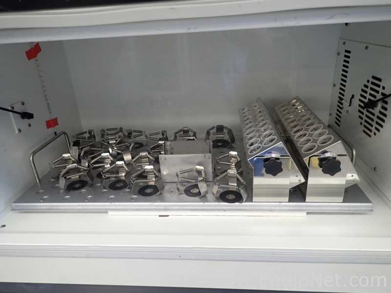 New Brunswick Innova 4400 Incubator Shaker