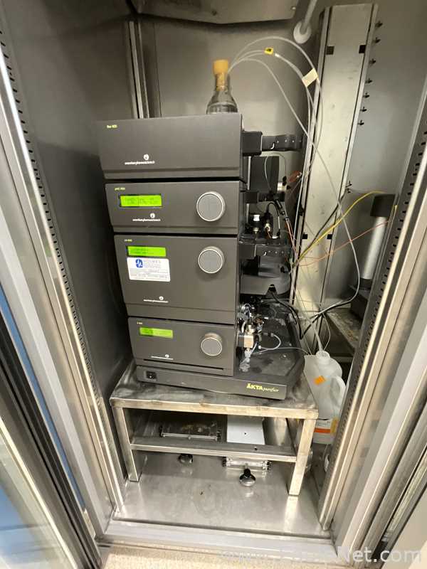 Amersham Pharmacia Biotech Akta purifier HPLC with ALS Frigolab 1500/2TN-GL 1500 Litre Refrigerator