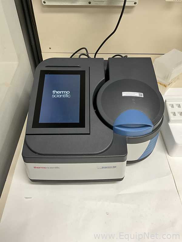 Thermo Fisher Scientific GENESYS 1XX Spectrophotometer