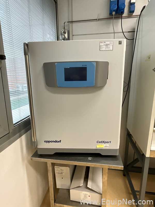 Incubadora Eppendorf CellXpert C170i.  170 Litros