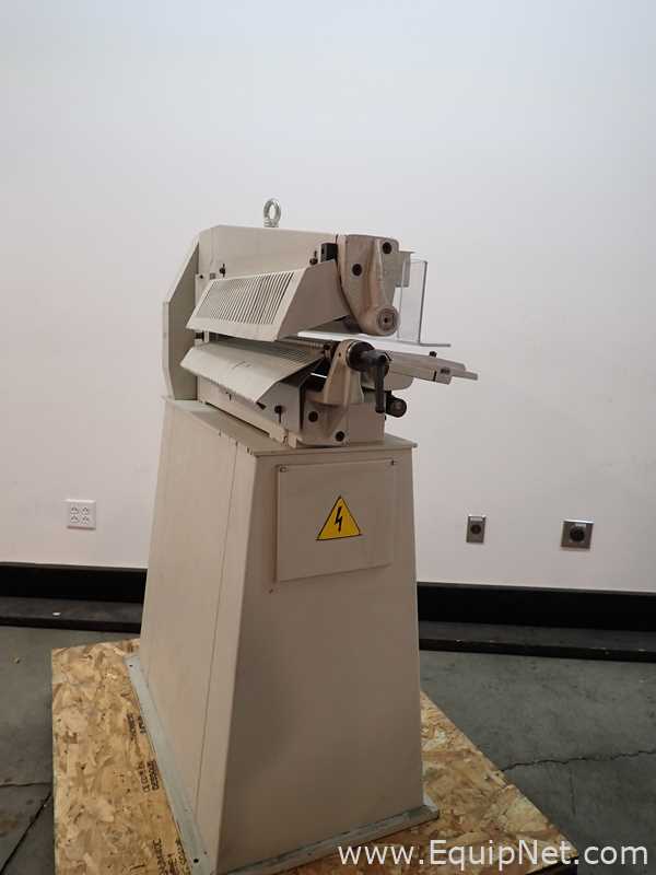 United Shoe Machinery Corp. L-500 Universal Grinding Machine