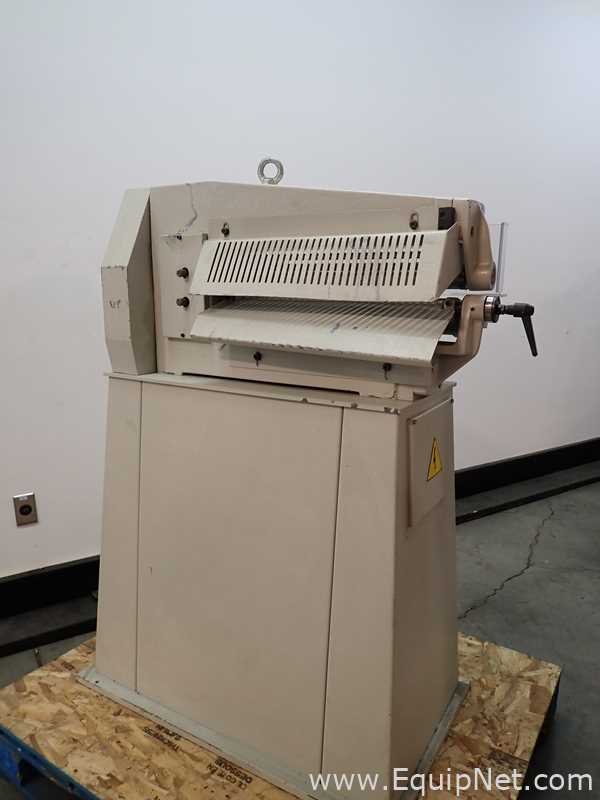United Shoe Machinery Corp. L-500 Universal Grinding Machine