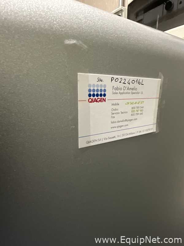 Qiagen EZ2 Connect Sample Preparation Liquid Handler