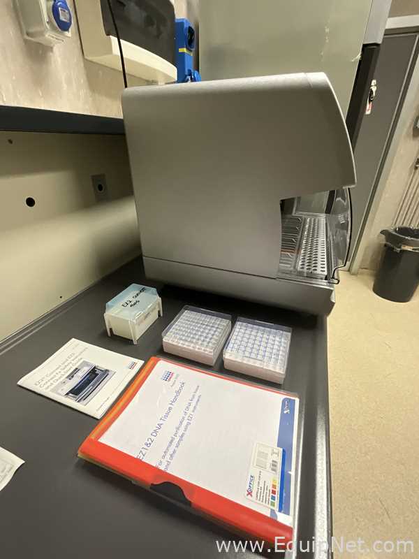 Qiagen EZ2 Connect Sample Preparation Liquid Handler