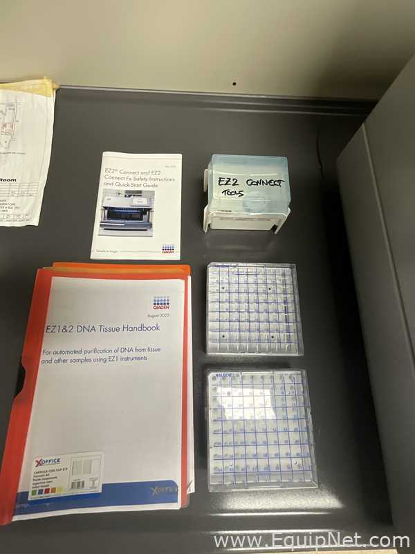 Qiagen EZ2 Connect Sample Preparation Liquid Handler