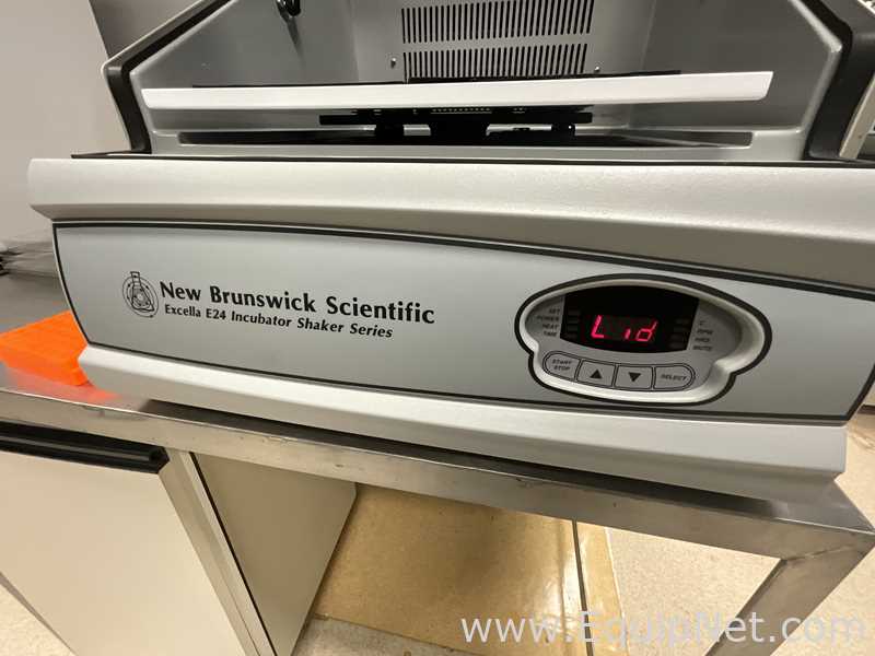 Eppendorf New Brunswick Excella E24R Laboratory Incubator Shaker
