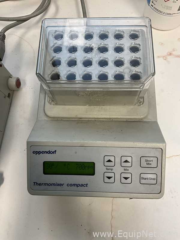 lote de  2 Misturador para Laboratórios Eppendorf Thermomixer Compact