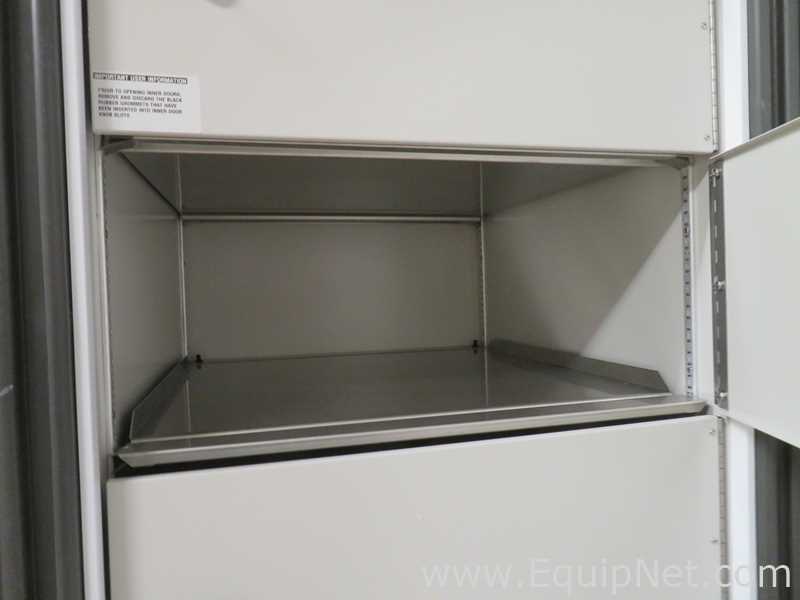 Thermo Scientific HFU320BV -80 Freezer