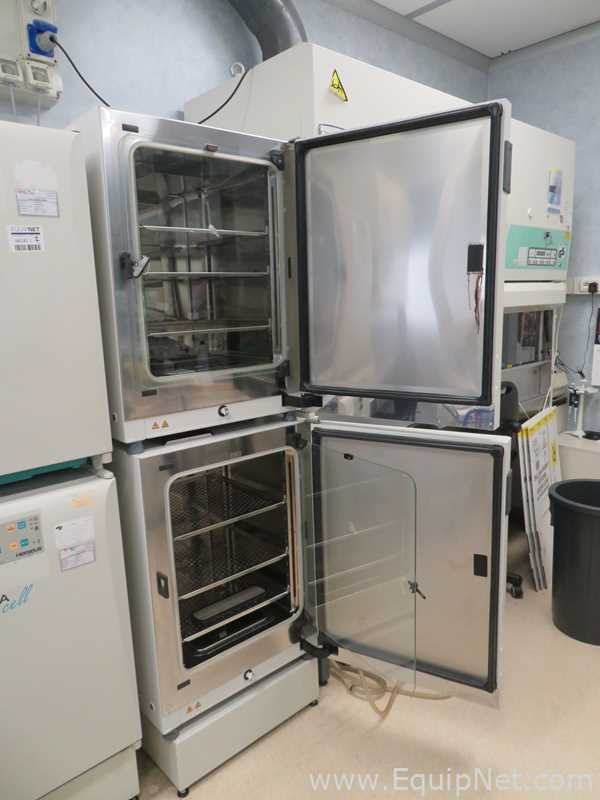 Lot of 2 Thermo Scientific HERAcell vios 160i CO2 Laboratory Incubators