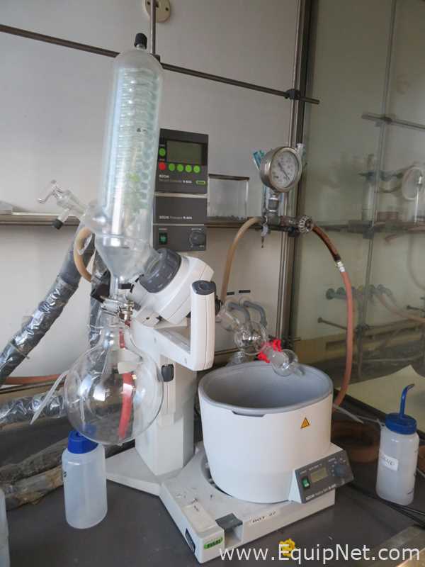 Buchi R-200 Rotavapor with Buchi B-490 Heating Bath and V-800 Vacuum Controller