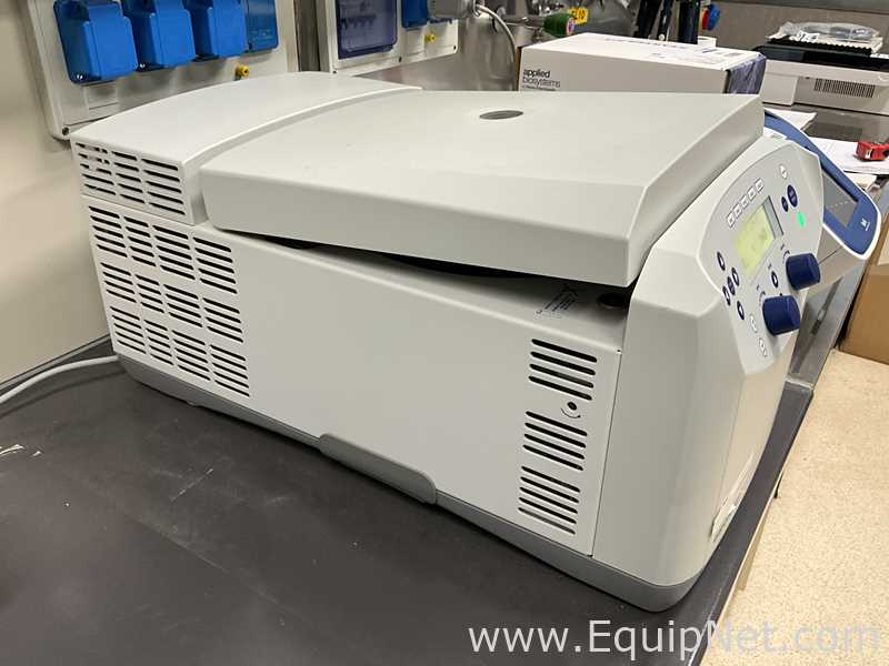 Eppendorf 5430 R Refrigerated Laboratory Centrifuge