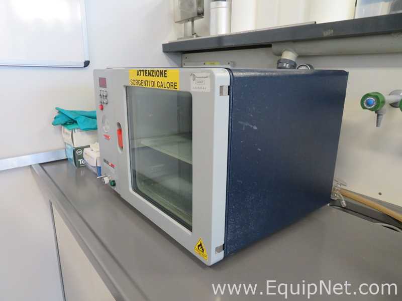 Salvis Lab Vacucenter VC 20 Bench Top Vacuum Oven