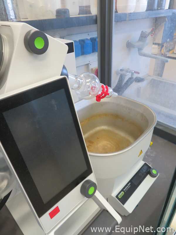 Buchi R-300 Rotary Evaporation System with B-300 Base Heating Bath