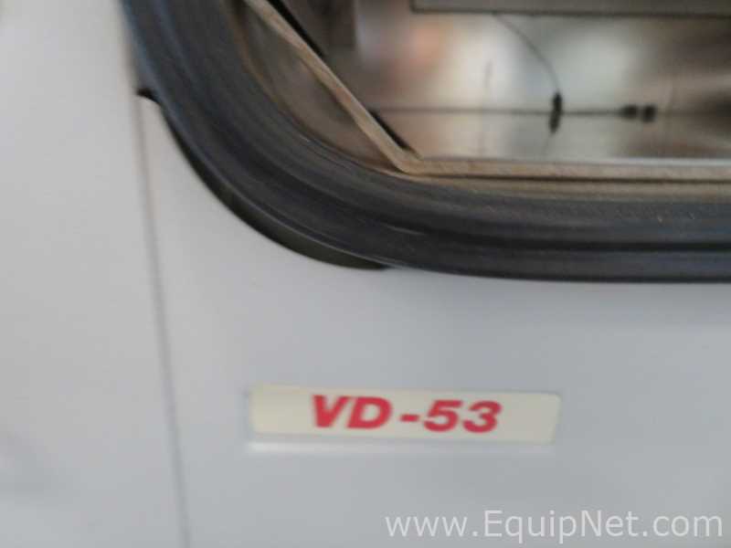 Binder VD-53 Vacuum Lab Oven
