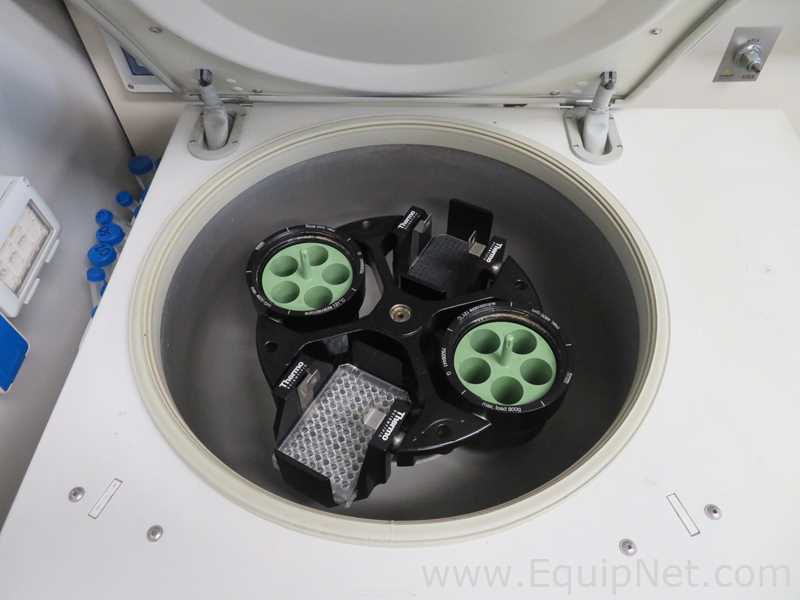 Centrífuga para Laboratórios Heraeus Multifuge 3 S-R