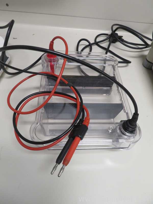 Lot of 2 Biorad Sub-Cell GT Wide Mini Electrophoresis With Biorad Power Ease Power Supply