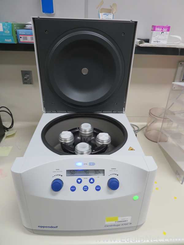 Centrífuga para Laboratórios Eppendorf 5702 R