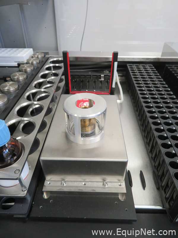 Hamilton Microlab Star Liquid Handler