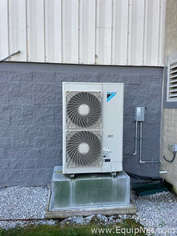 Enfriador Daikin AWV030B.  567 Toneladas