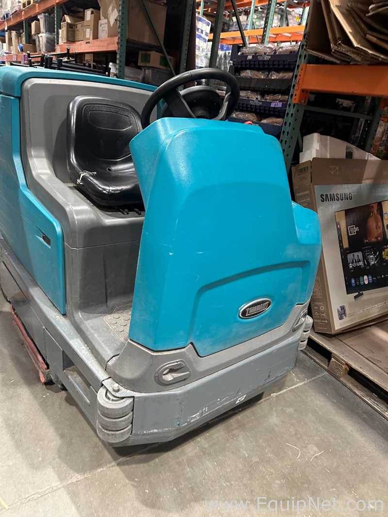 Tennant T17 Battery-Powered Ride-On Floor Scrubber