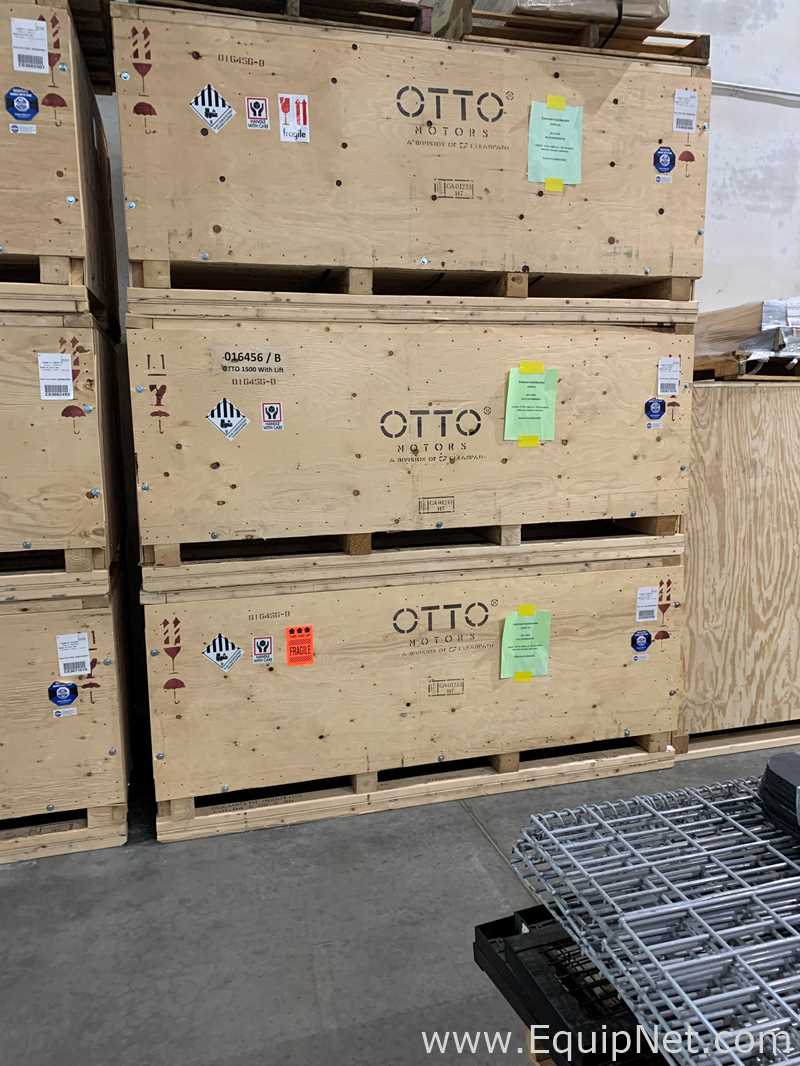 Vehículo de Transporte de Carga Util Autónomo OTTO 1500 V1.2  Con Rodillo